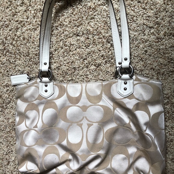 Coach handbag - Picture 2 of 4